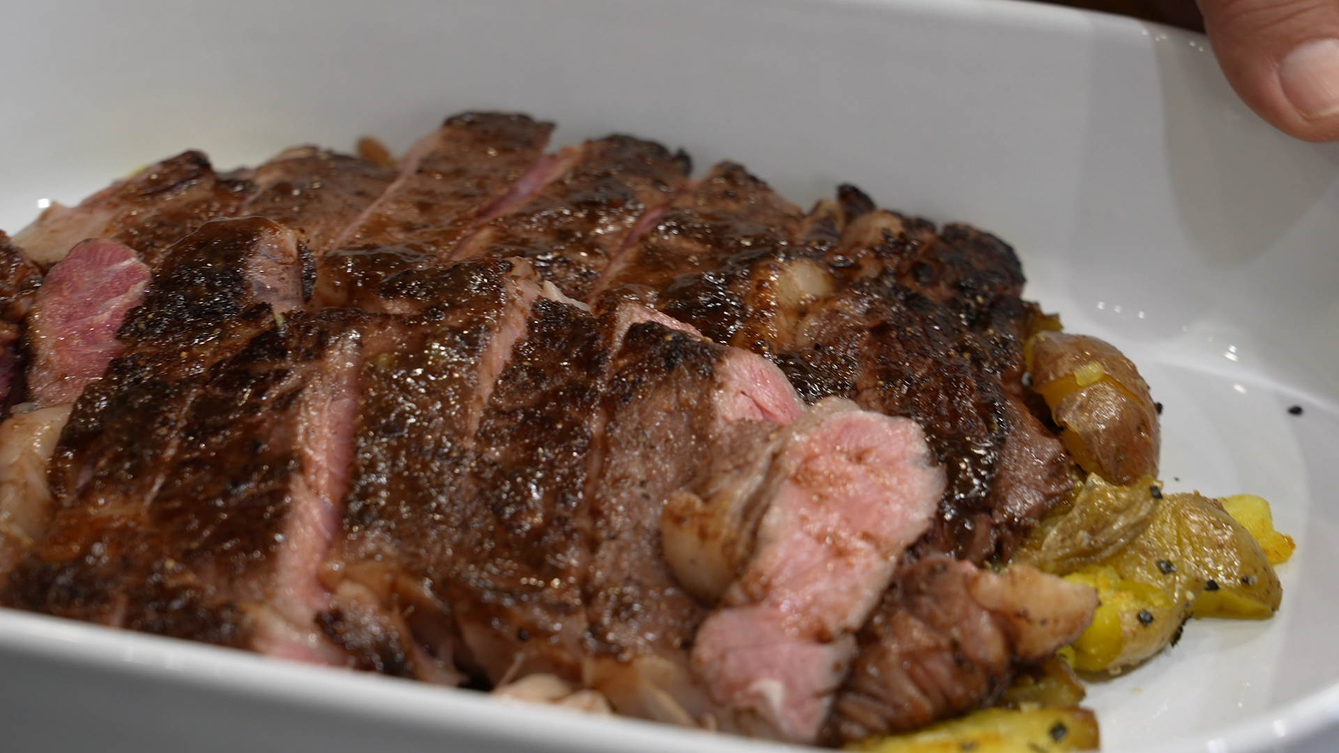 Dut's Grindz & Goodtimes:  Savory Steak