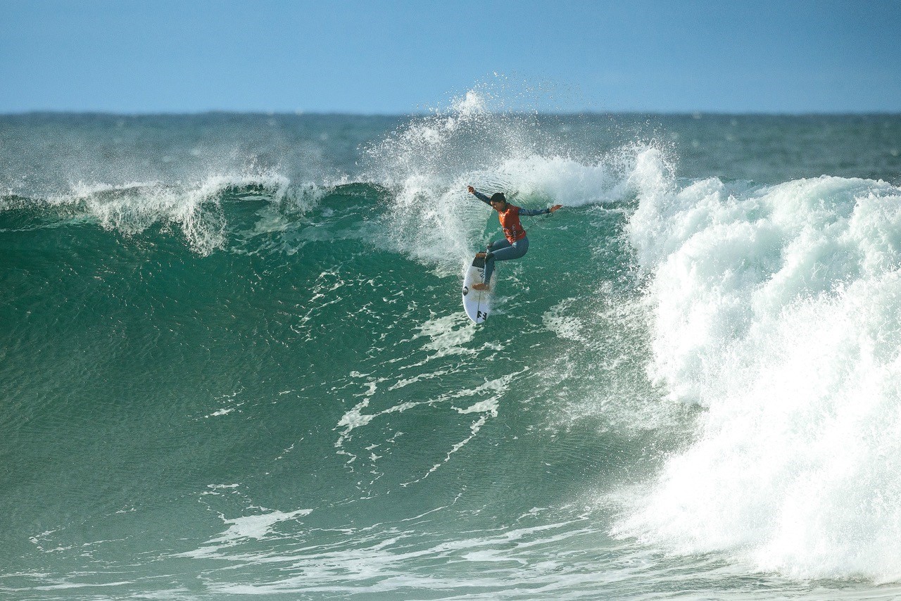 Flhi Girlz:  Luana Silva at Bells Beach