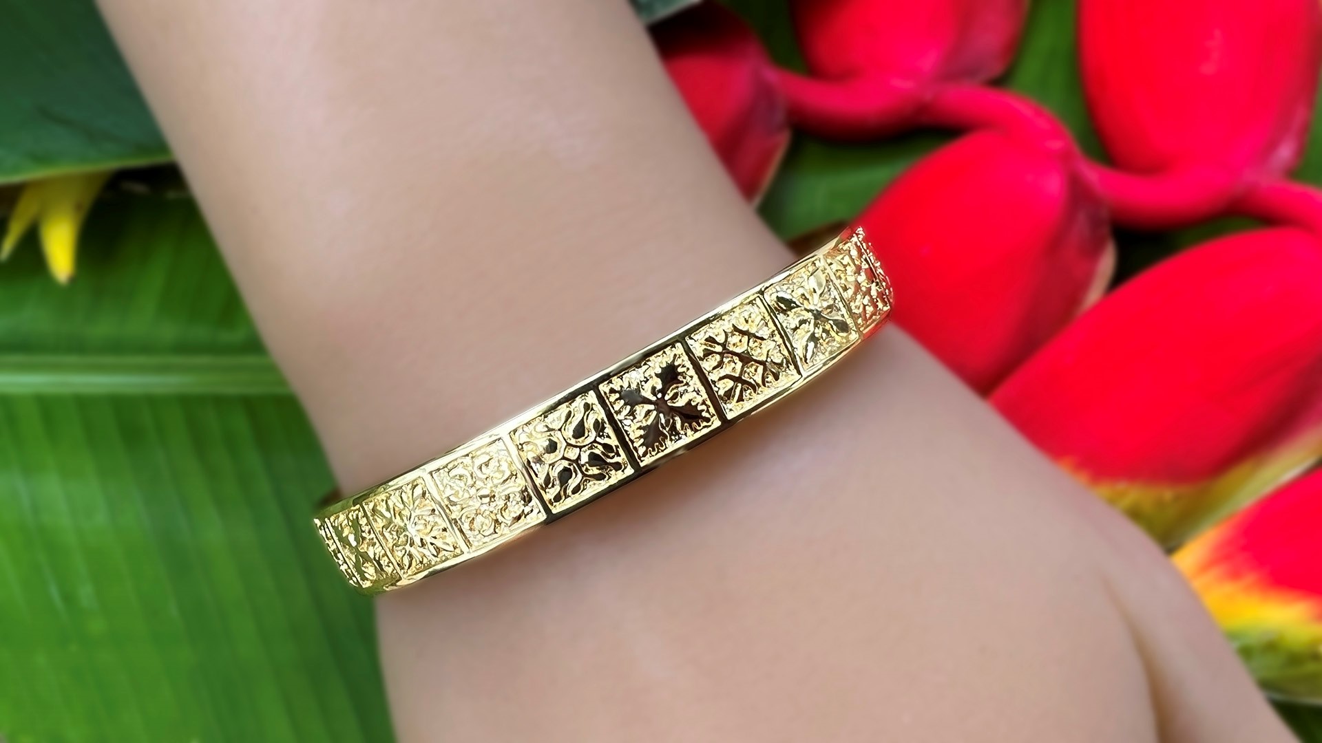 Showcase Hawaii:  Hawaiian Quilt Bracelet
