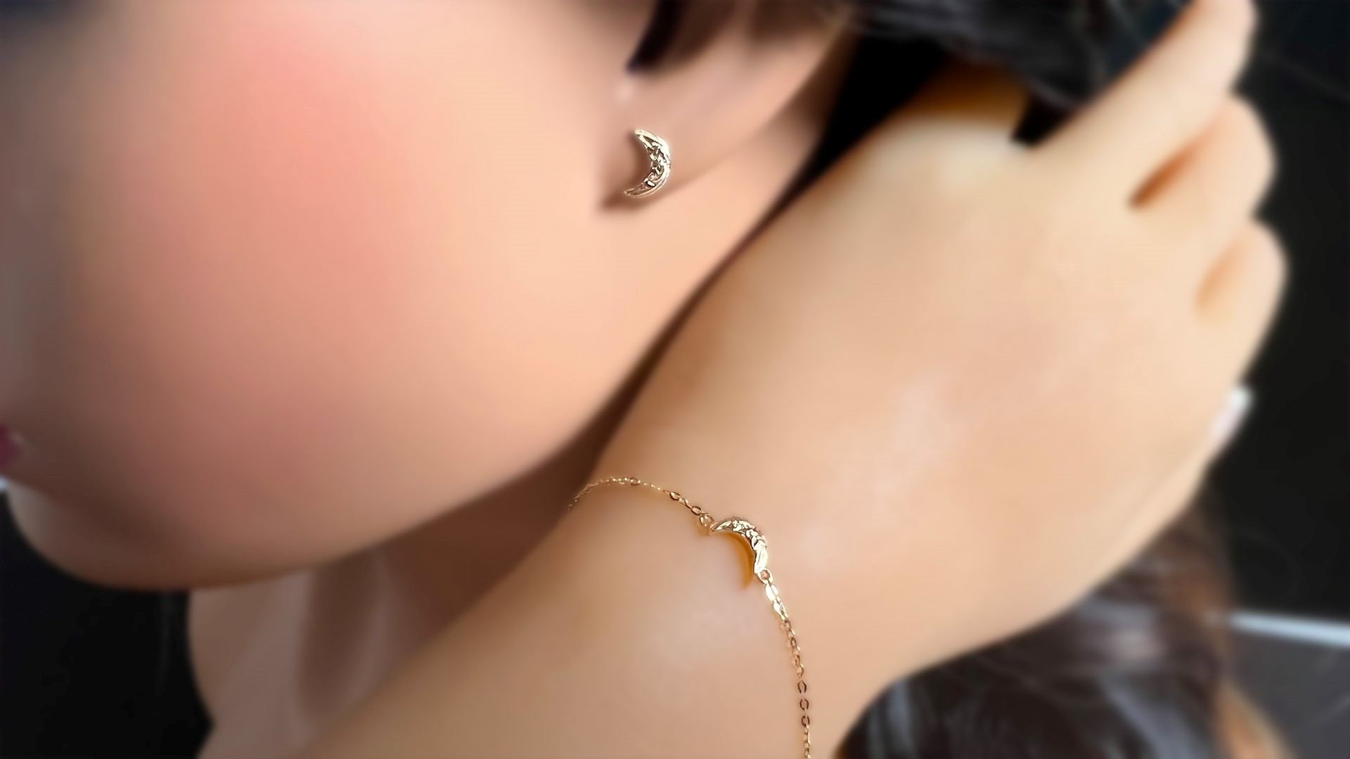 Showcase Hawaii:  Mahina Bracelet and Earrings