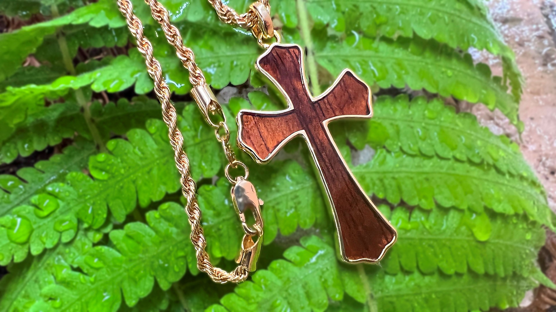 Showcase Hawaii:  Laau Cross