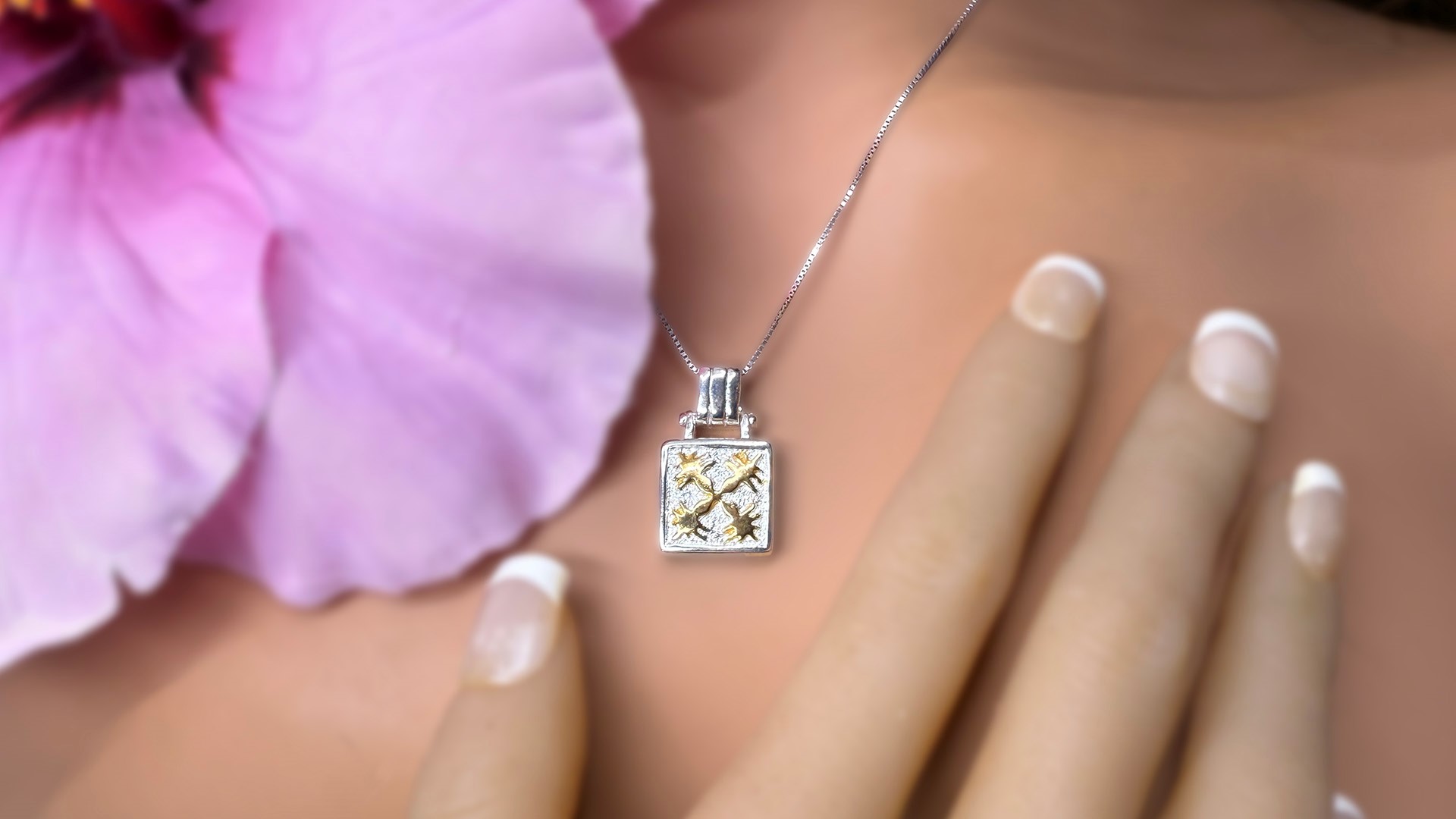 Showcase Hawaii:  Huina Quilt Pendant
