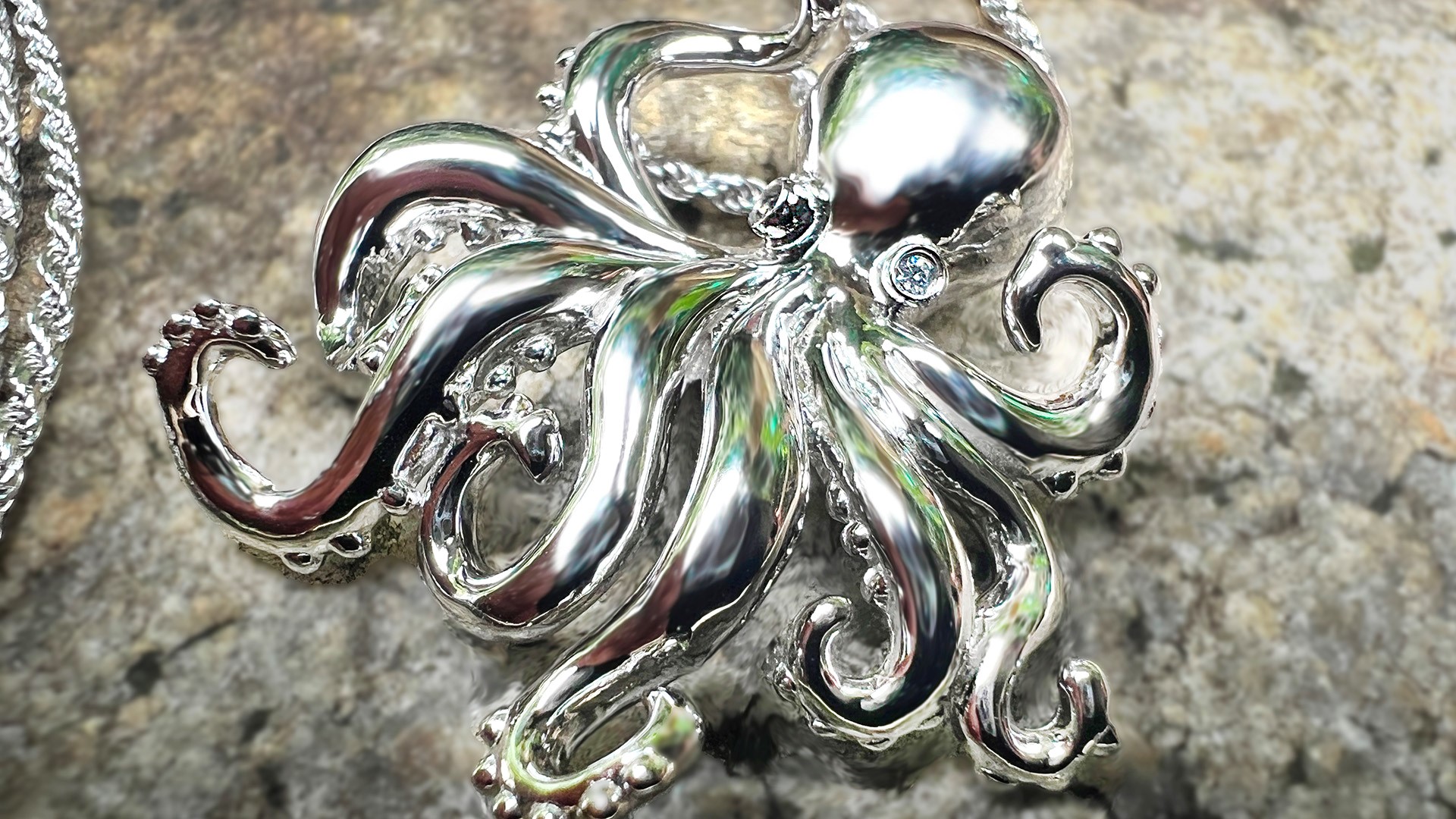 Sterling Silver Hand Engraved Reversible Hawaiian Fish Hook Pendant –  Hawaiian Silver Jewelry